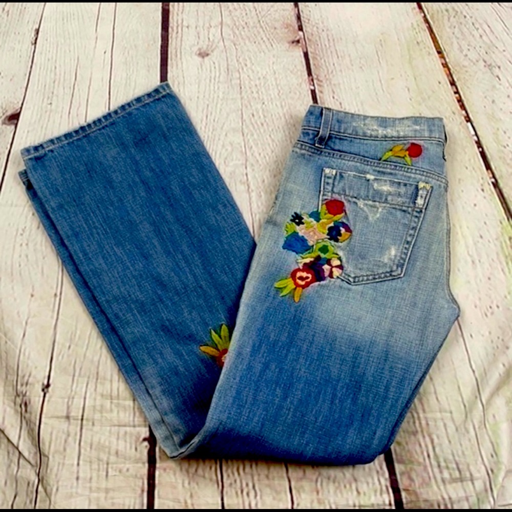 UEC Joe’s Jeans flower embroidered boot cut jeans 30 x 31